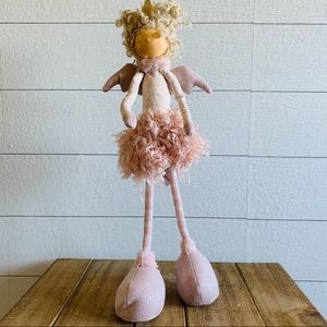 Angel figurine decor
